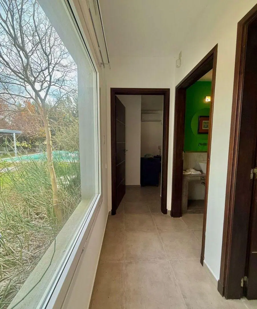 EXCELENTE CASA DE CATEGORÍA 280M2 TRES DORMIT PILETA QUINCHO EN VENTA 5