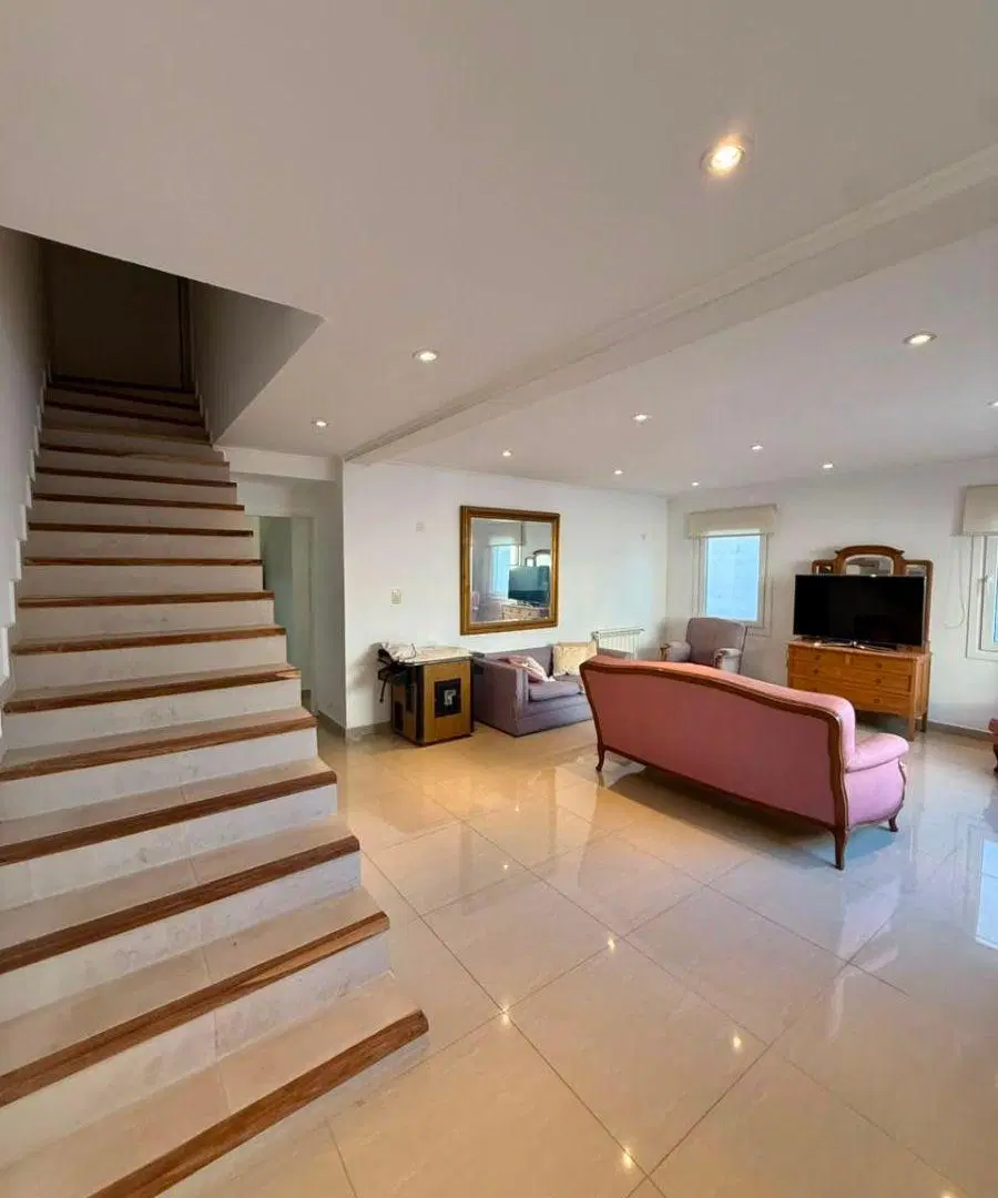 EXCELENTE CASA AMPLIAS DIMENSIONES QUINCHO PILETA ZONA RESIDENCIAL UNCAS EN VENTA 2
