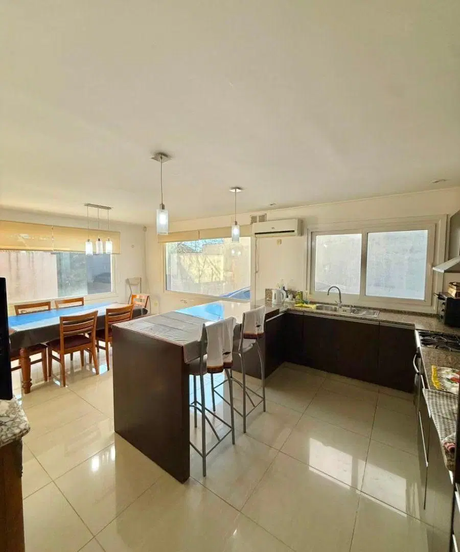 EXCELENTE CASA AMPLIAS DIMENSIONES QUINCHO PILETA ZONA RESIDENCIAL UNCAS EN VENTA 1