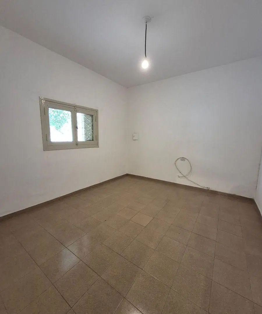 Alquilo casa de 2 dorm con garaje en B° Maipu 1