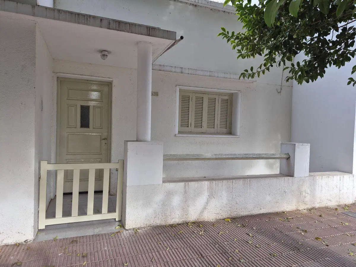 Alquilo casa de 2 dorm con garaje en B° Maipu 2