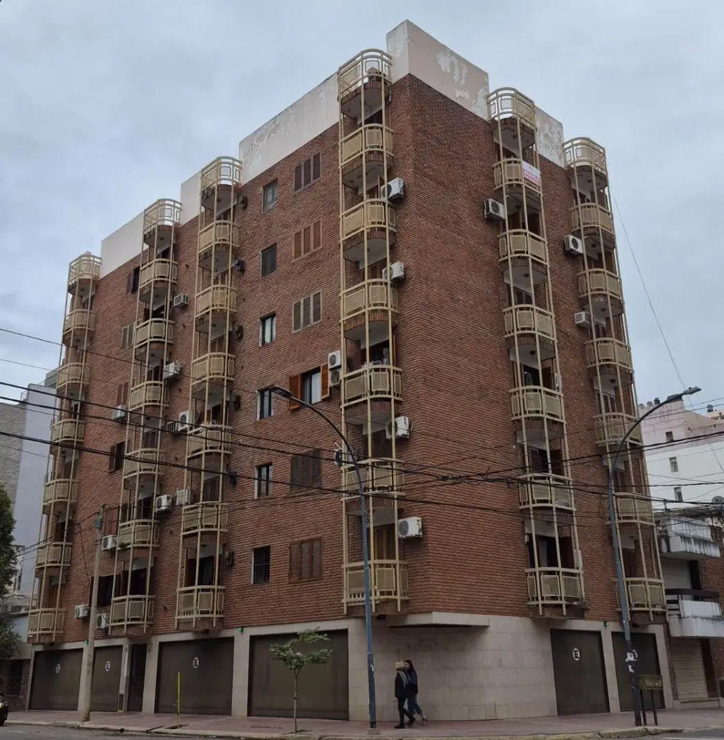 Alquilo dpto de 1 dormitorio en B° Gral. Paz! 2