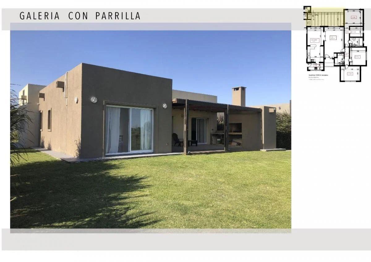 Hermosa casa con lote al lago en Barrio Puerto - El Cantón
