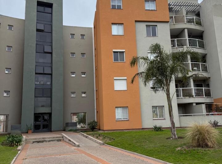 Balcones del Chateau Alquiler departamento 3 dor 1