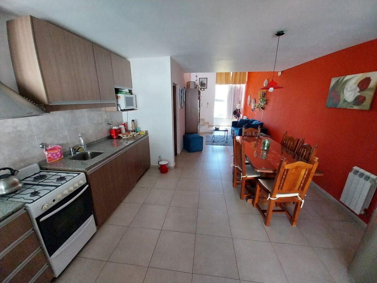 Foto de Jardines del Olmo casa venta 3 dor junto Solares de Santa Maria, imagen 5
