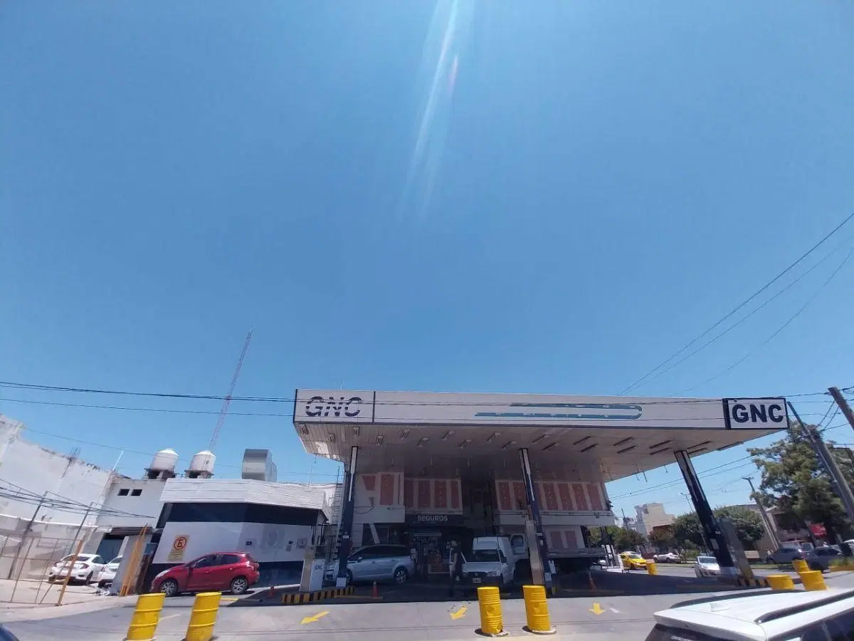 Terreno en alquiler incluye oficinas y locales sobre Av. fuerza Aerea Ruta 20 3