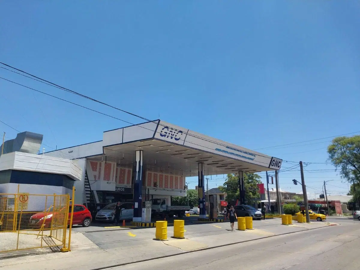 Terreno en alquiler incluye oficinas y locales sobre Av. fuerza Aerea Ruta 20 1
