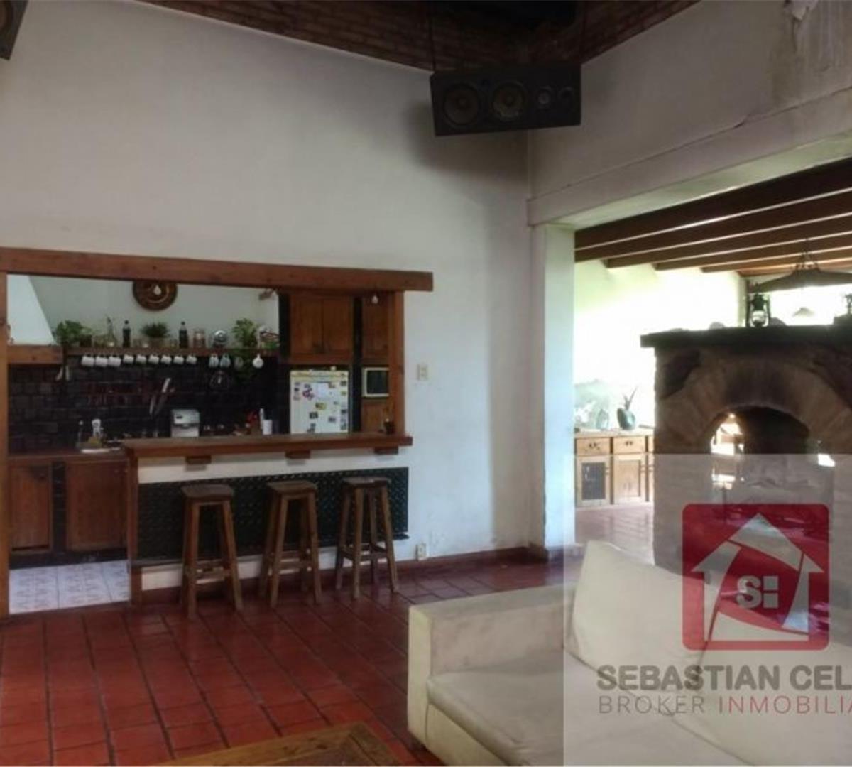 Casa Sobre Lote Propio 8.66 X 33 con Fondo y Pileta 5