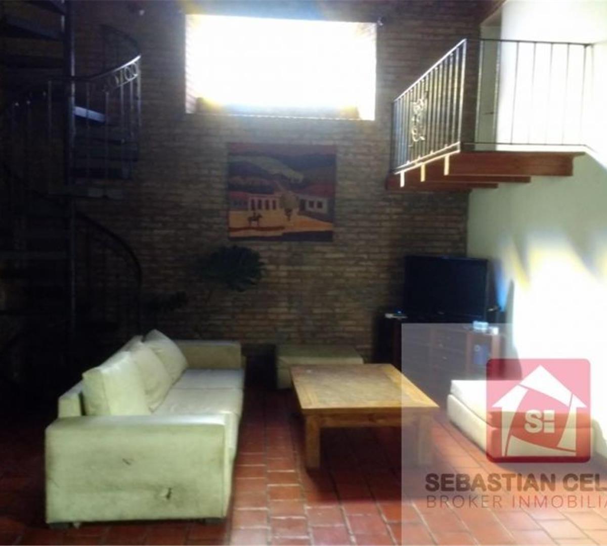 Casa Sobre Lote Propio 8.66 X 33 con Fondo y Pileta 2