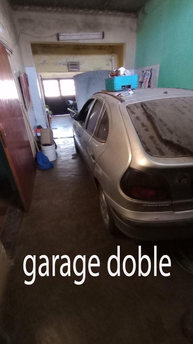 Vendo Casa con Gge Doble en Barrio Alberdi 2
