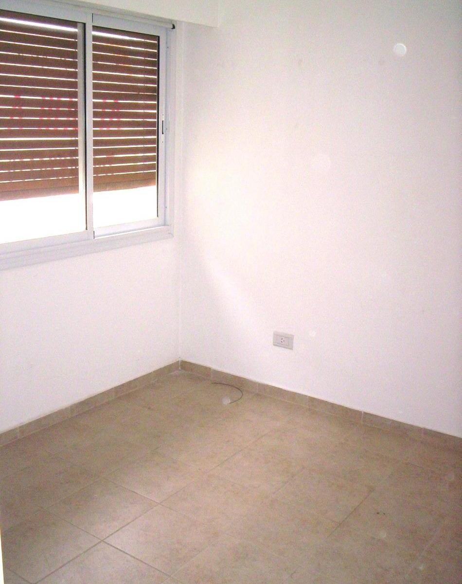 Vendo Depto de Dos Dor en Fotheringham 700 4