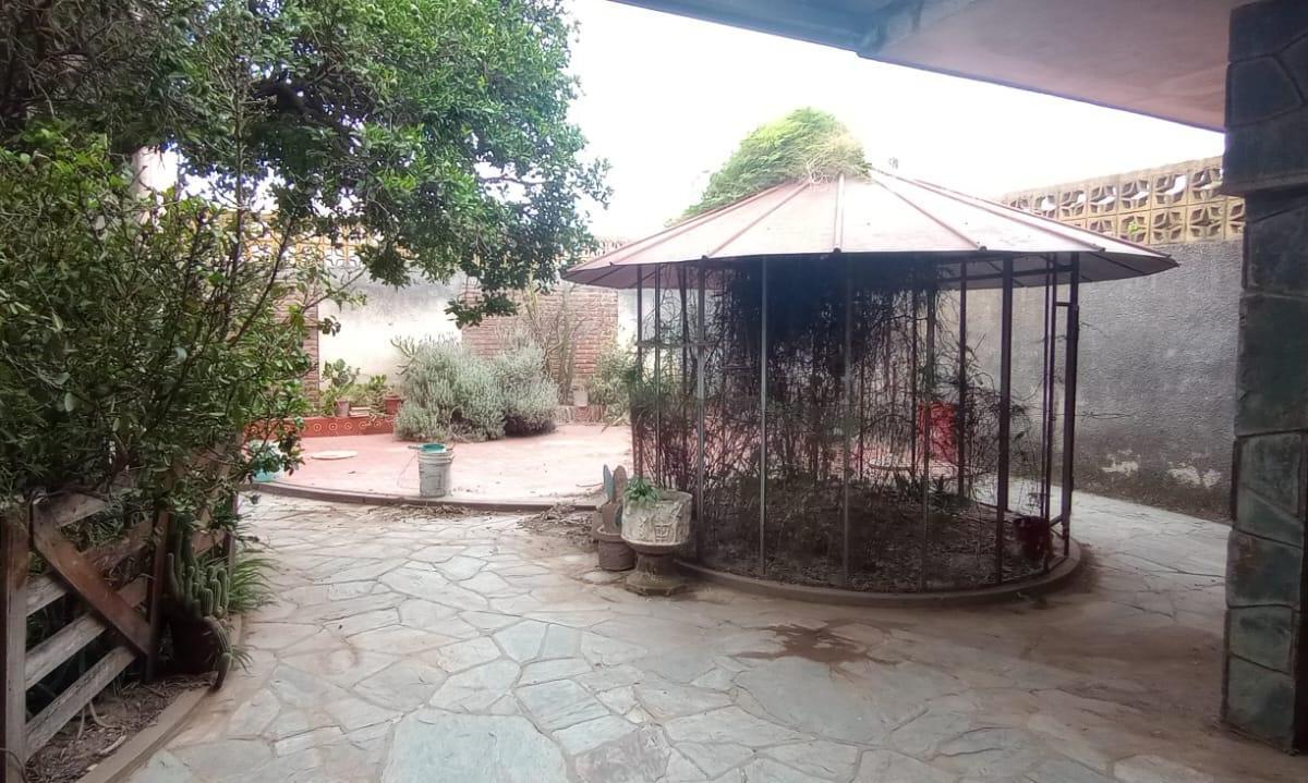 Vendo Casa Entre Maipu y Peron 4