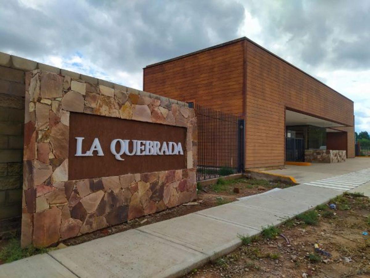 Foto de LOTE DE 300 M² CENTRAL CON FRENTE ESTE EN BARRIO PRIVADO LA QUEBRADA, imagen 1