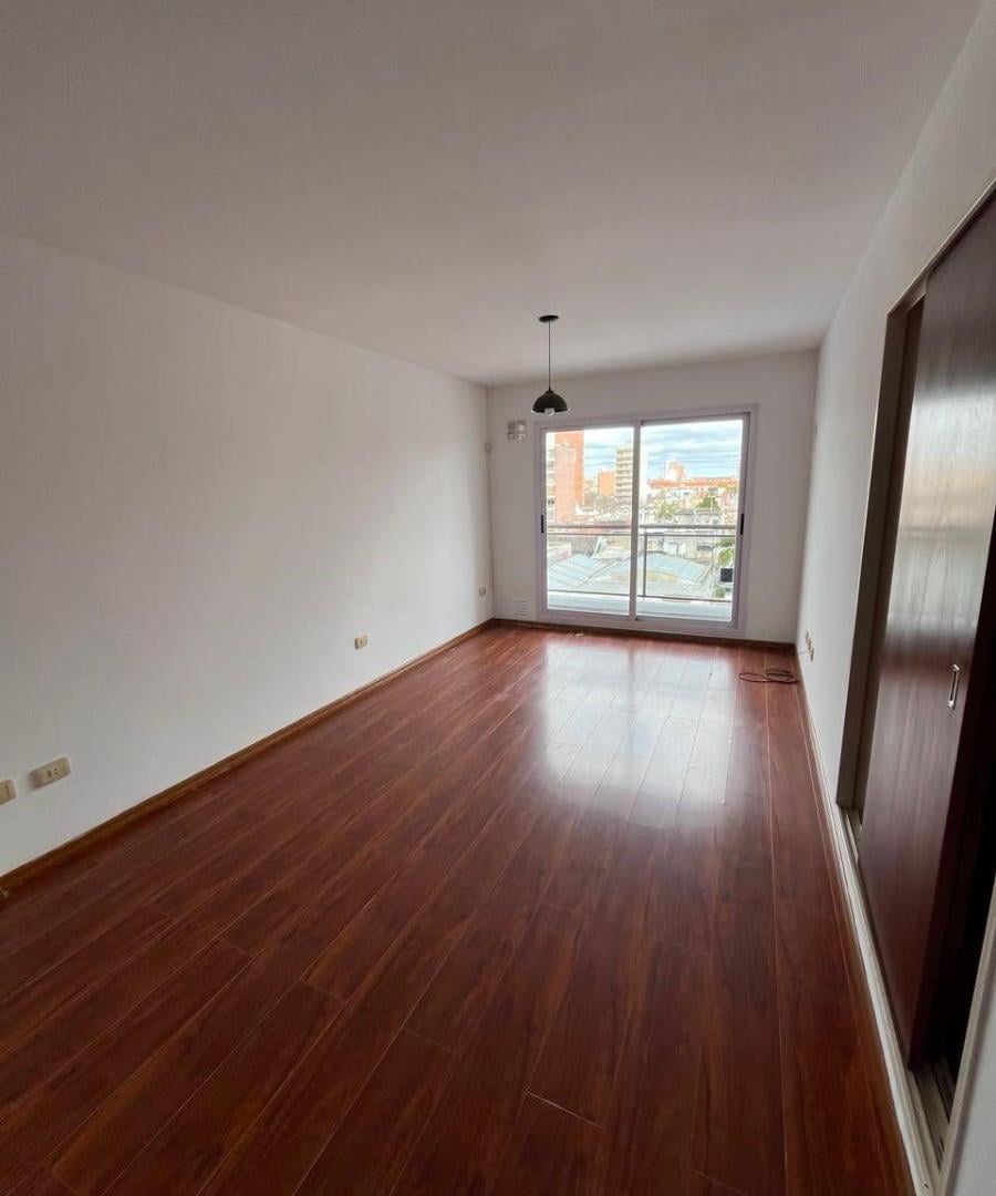 Foto de Monoambiente en alquiler en Ituzaingó 1300 | Contrafrente con amplio, imagen 2