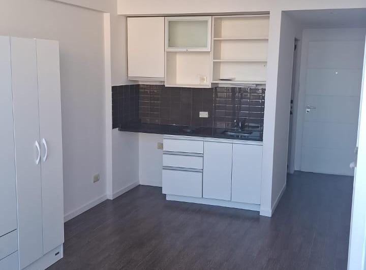 Monoambiente con Balcon tza como a estrenar 2