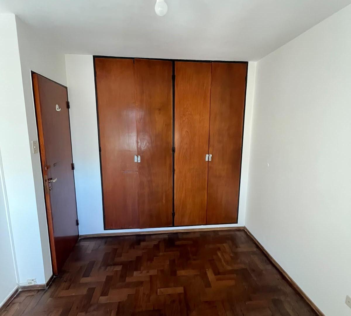 Foto de Departamento en Alquiler - 1 Dormitorio sobre Av. Vélez Sársfield, imagen 4
