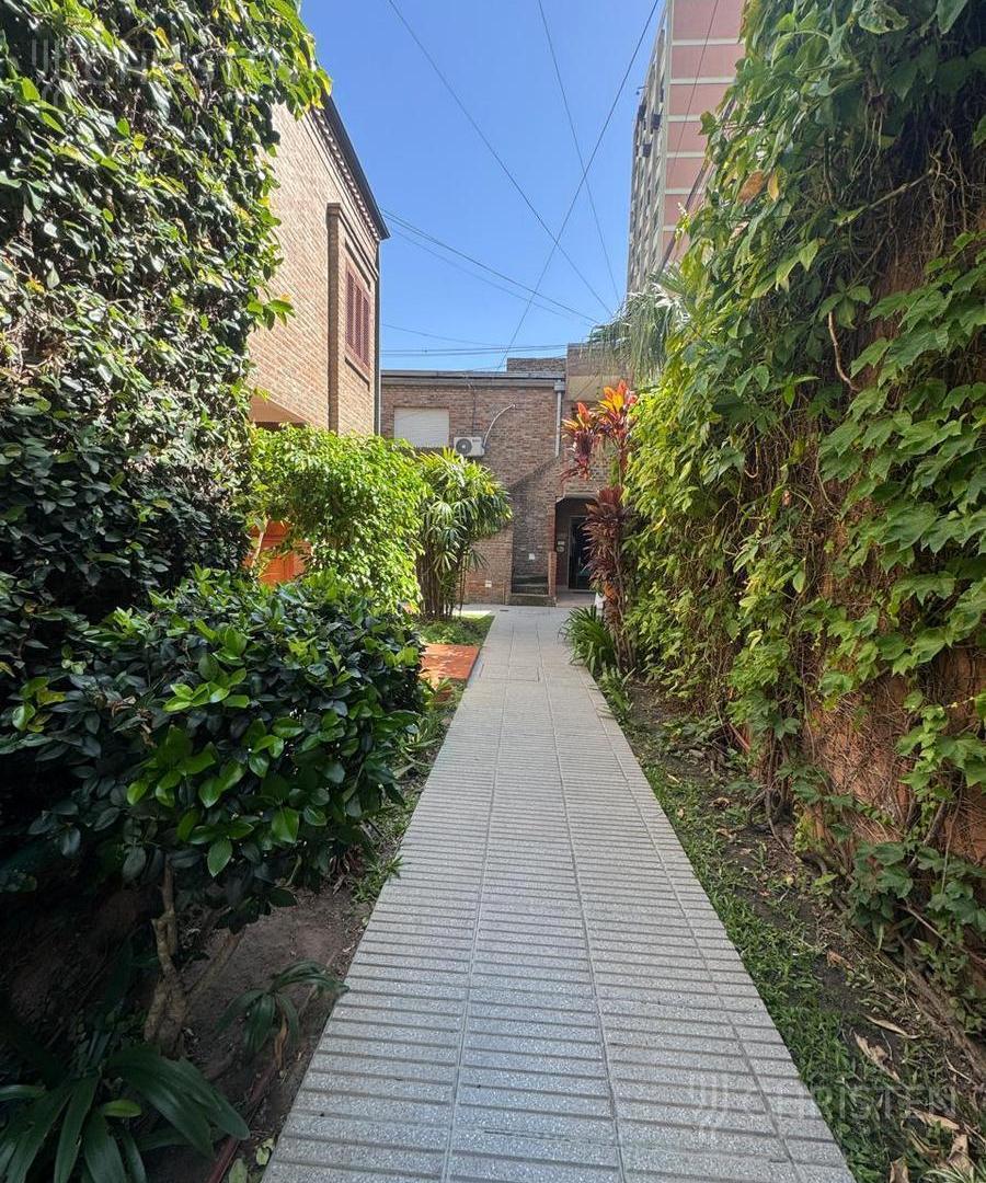 Casa interna en venta en Barrio Sur. Zona de tribunales. Ideal para estudio/oficinas