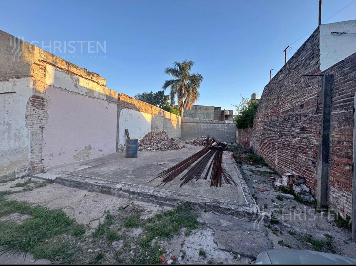 Terreno en venta en Barrio Sargento Cabral. A metros de Av. Gral y Salvador del Carril
