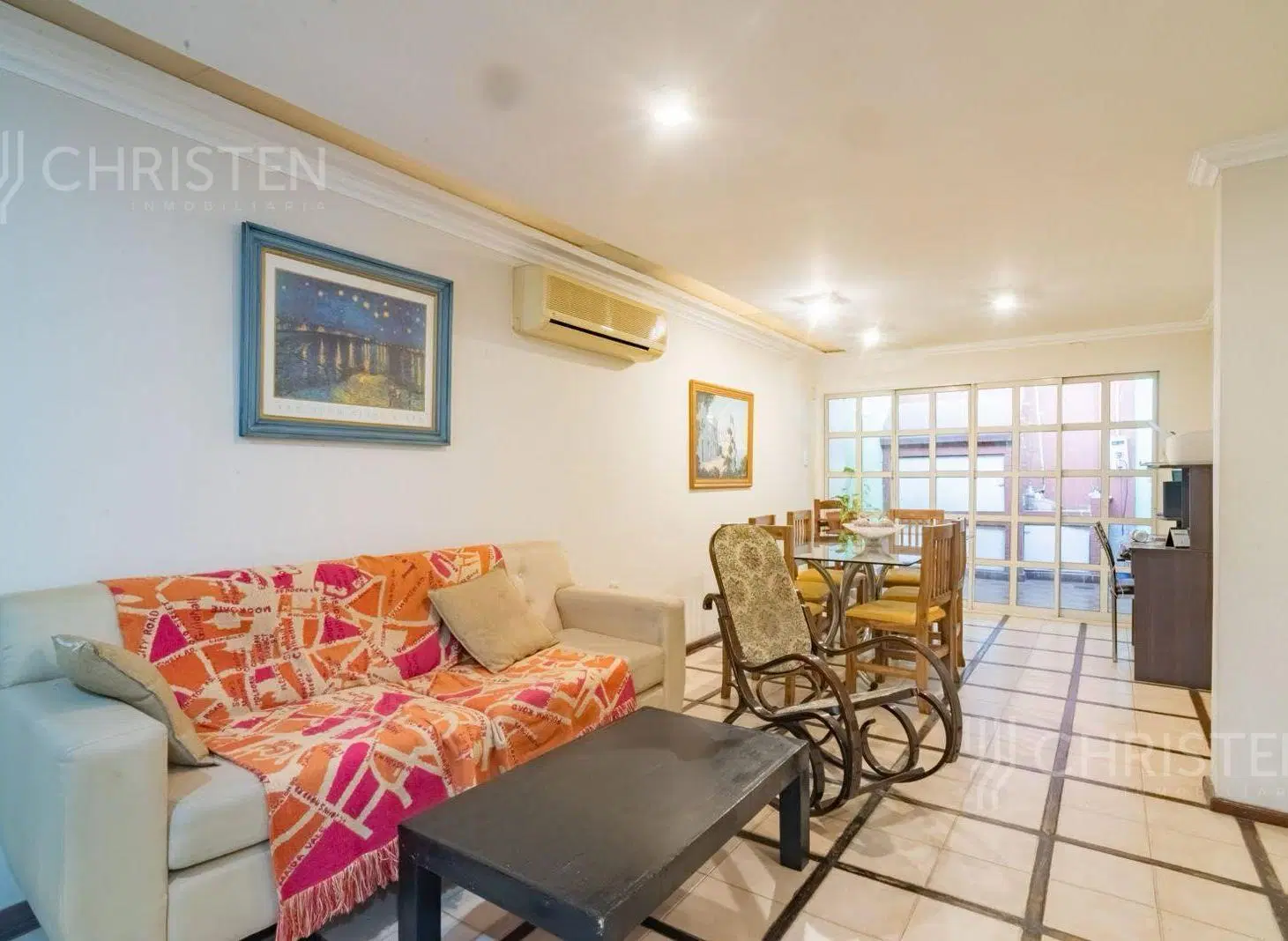 Casa en Venta a metros de Bv. Pellegrini 5