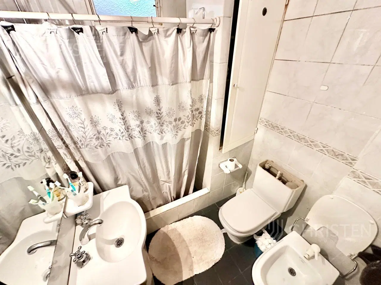 Departamento en venta, en planta alta. 2 dormitorios + terraza + quincho 8