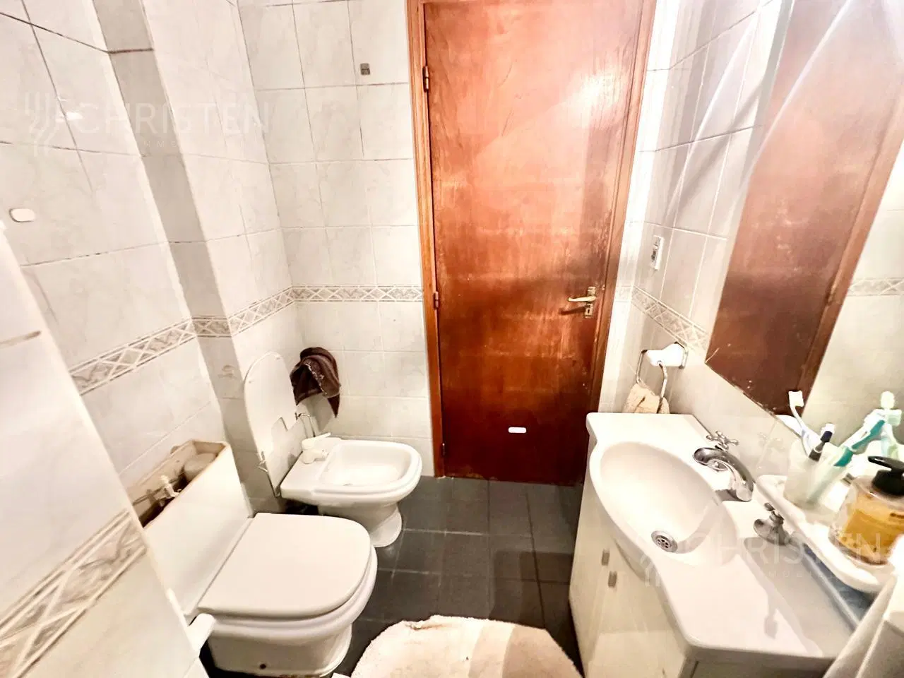Departamento en venta, en planta alta. 2 dormitorios + terraza + quincho 4