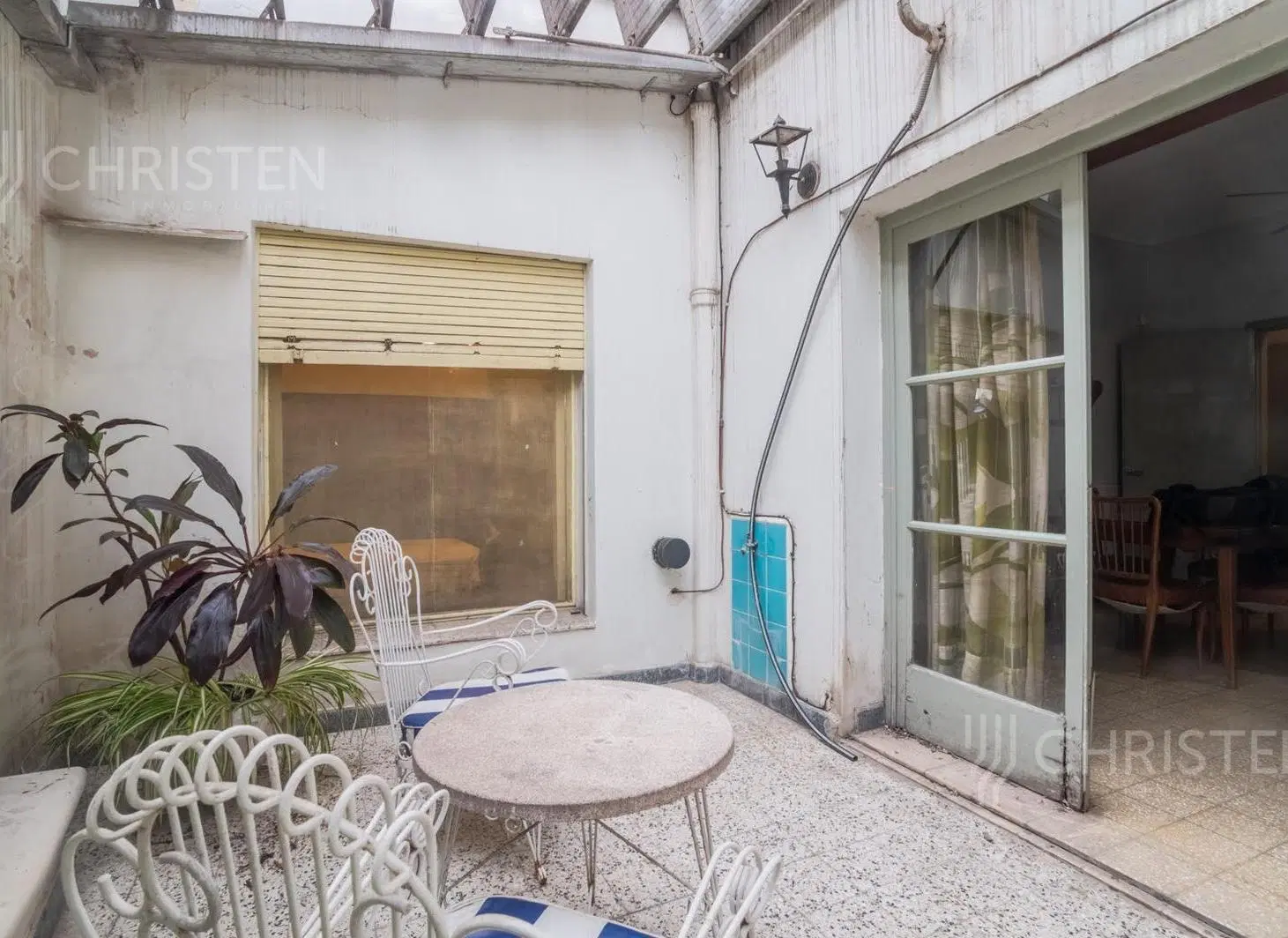 Casa en venta de 4 habitaciones patio y cochera Barrio Constituyentes 8