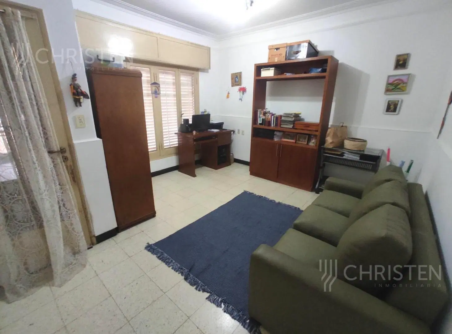 Casa venta 3 dormitorios con patio y cochera Barrio Roma Christen vende 8