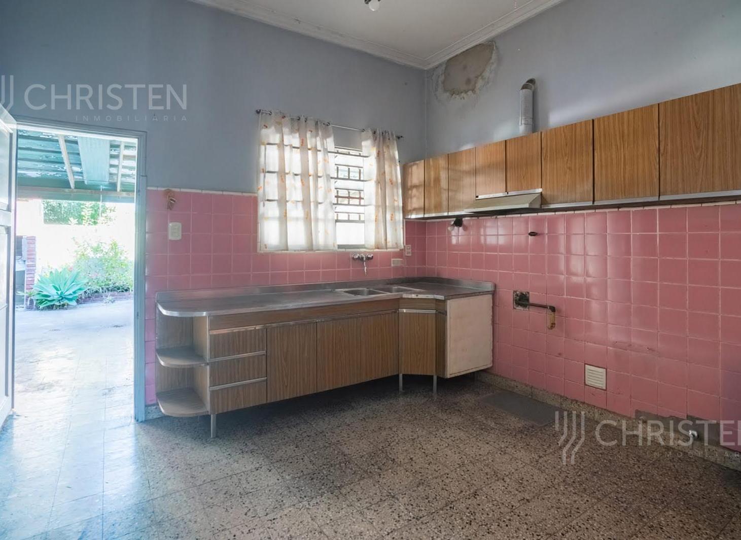 Foto de Casa en venta con dos unidades de vivienda. A metros de Av. Facundo, imagen 2