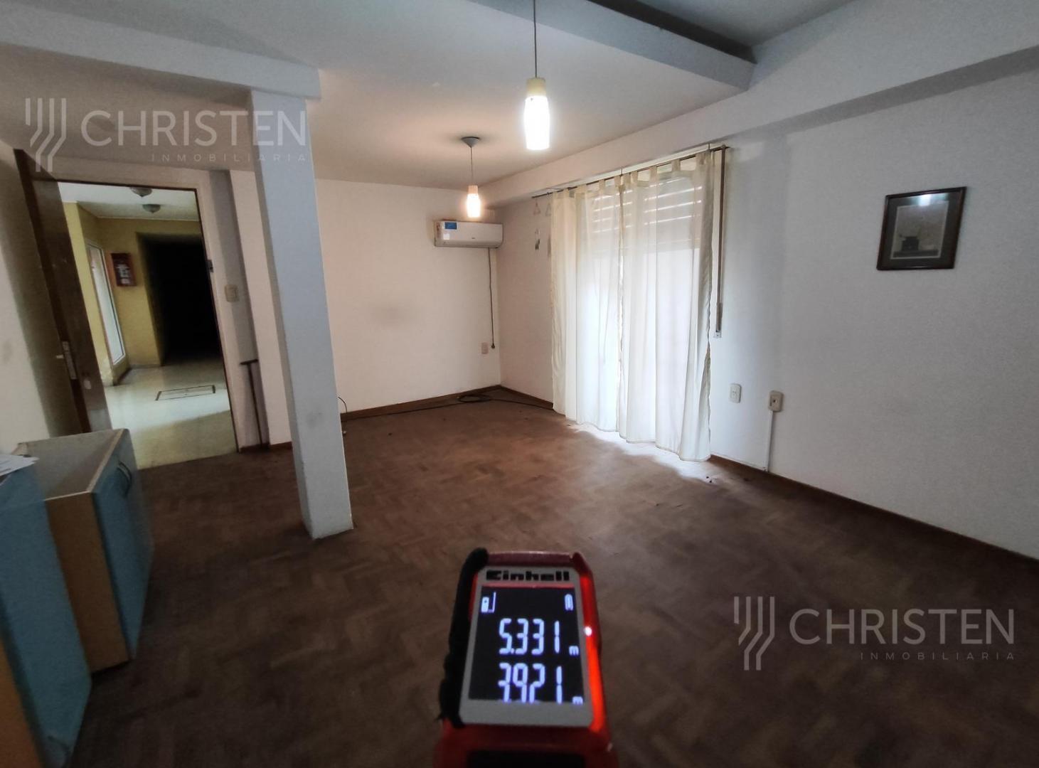 Foto de Departamento en planta baja de un dormitorio con patio en el centro, imagen 2