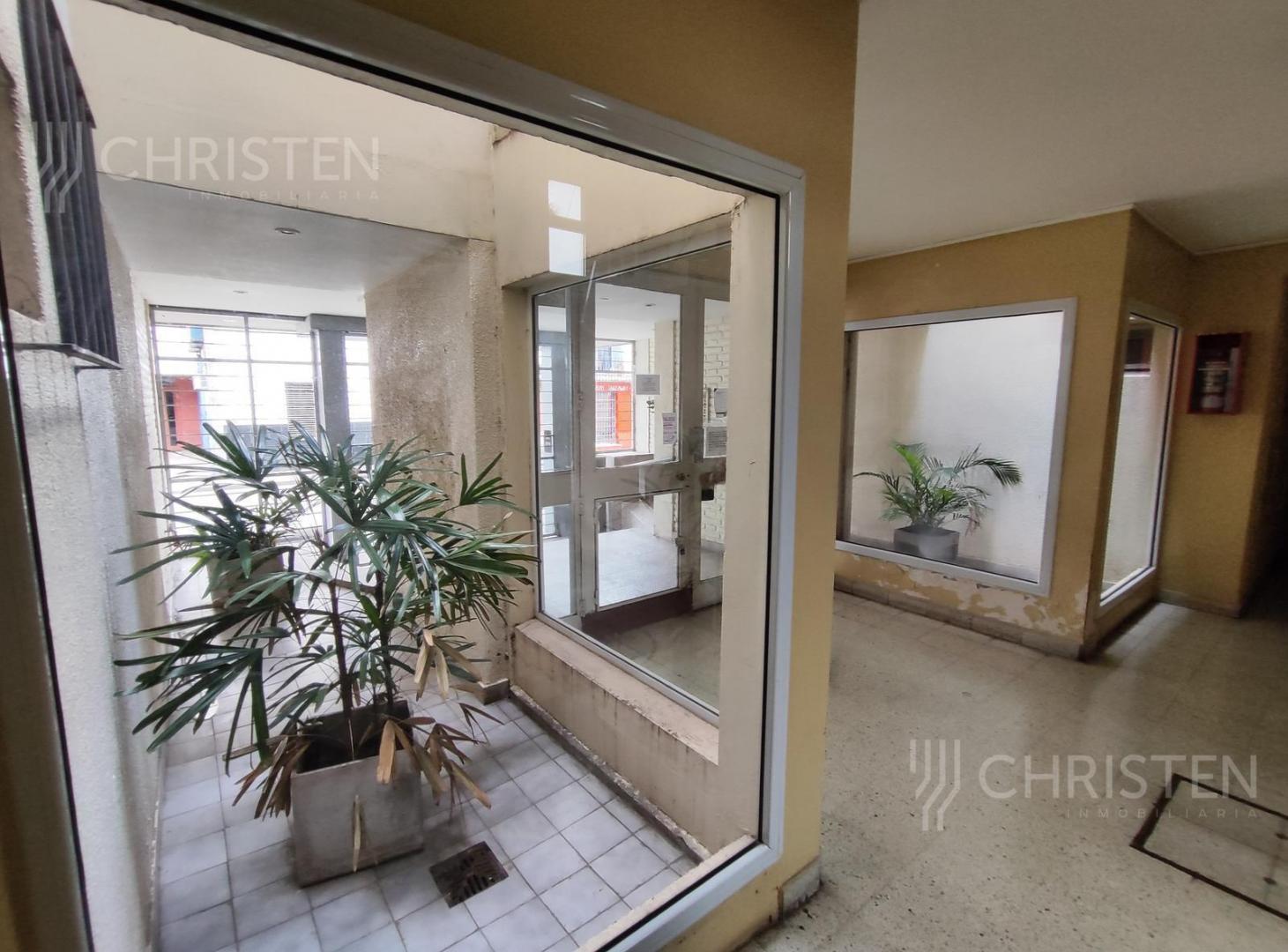Foto de Departamento en planta baja de un dormitorio con patio en el centro, imagen 3