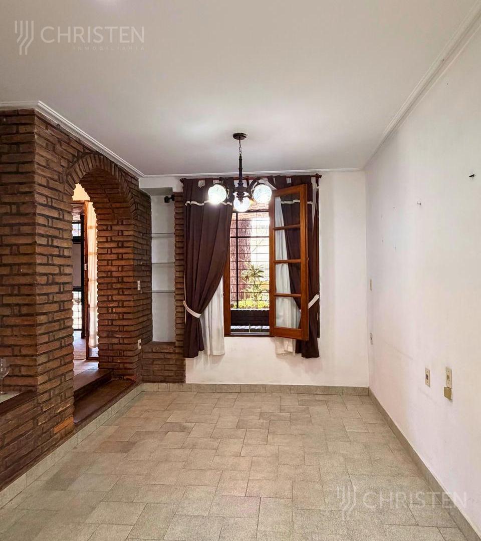 Foto de Casa en vanta en barrio Sur. 5 dormitorios + cochera + patio, imagen 1