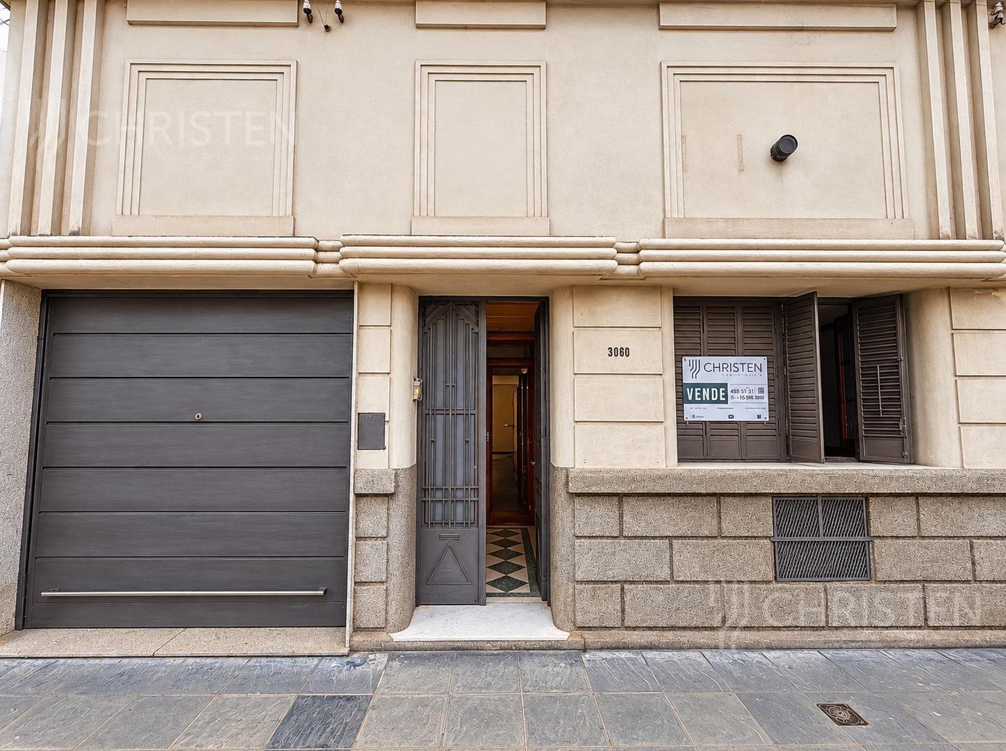 Foto de Casa en venta de 3 habitaciones y escritorio Patio y cochera barrio, imagen 2