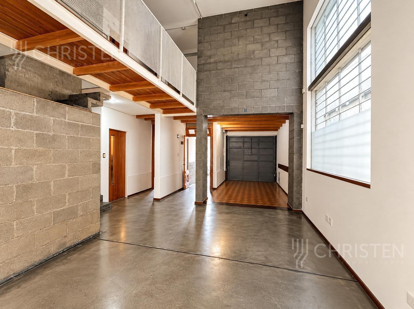 Foto de Casa en venta de 3 habitaciones y escritorio Patio y cochera barrio, imagen 3