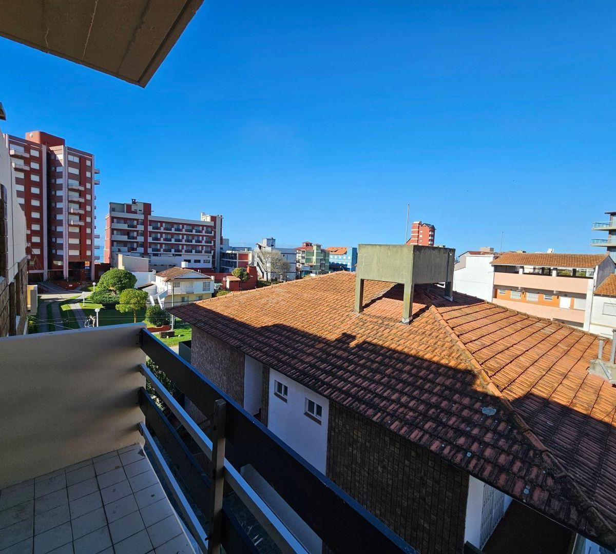 Depto 2 ambientes en zona centro con gas natural