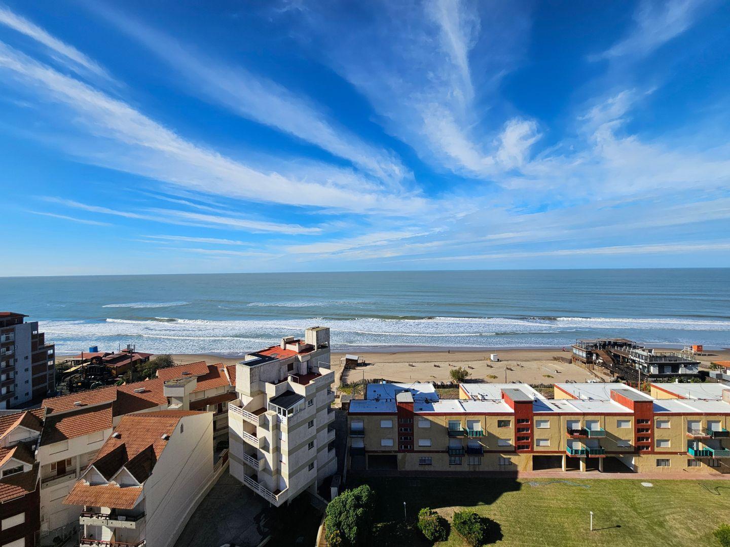 Depto 4 ambientes con vista plena al mar