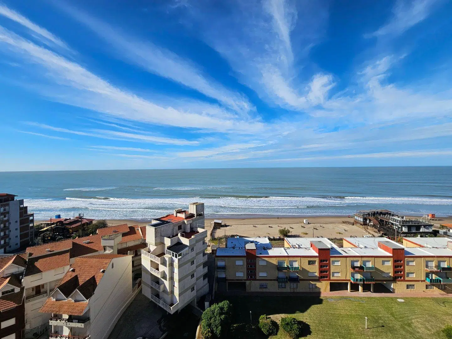 Depto 4 ambientes con vista plena al mar 2