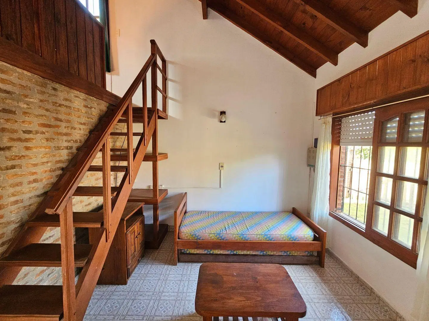 Duplex con patio y gas natural en muy linda zona 4