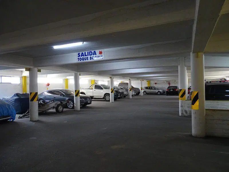 Estacionamiento con 91 cocheras - Zona centro - Villa Gesell 8