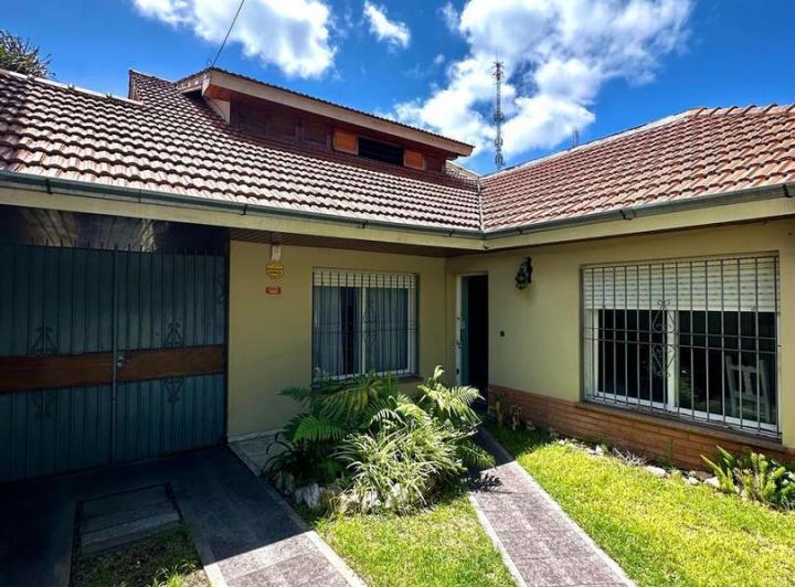 Casa en venta de 5 ambientes en Monte Grande