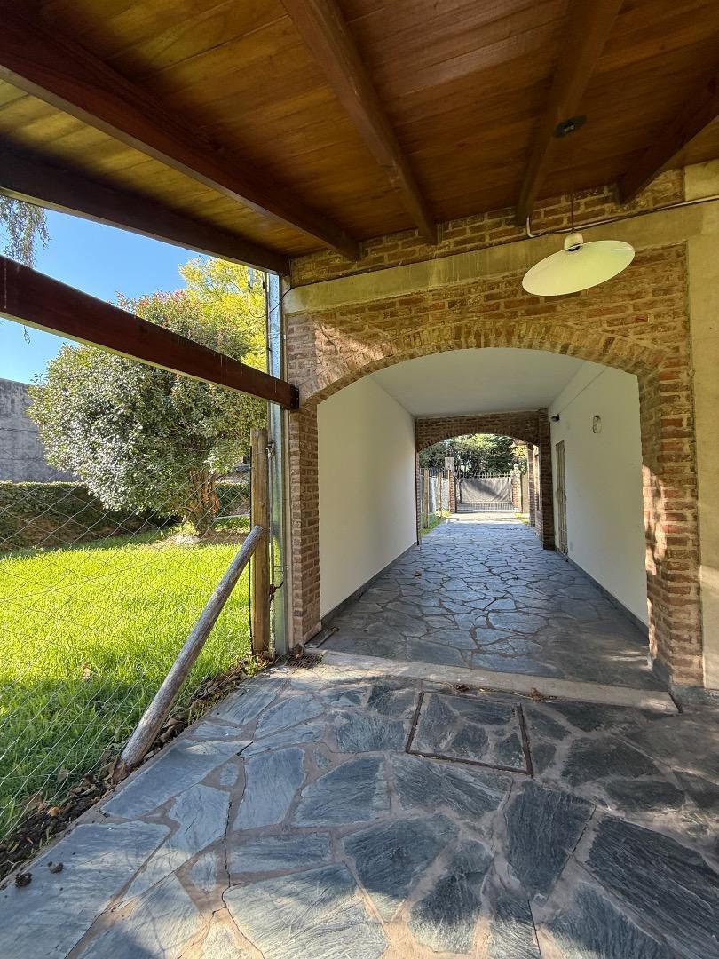 Foto de Casa en venta de 5 ambientes en Monte Grande, imagen 3
