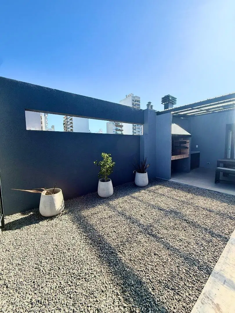 Monoambiente en venta con terraza propia en Banfield 2