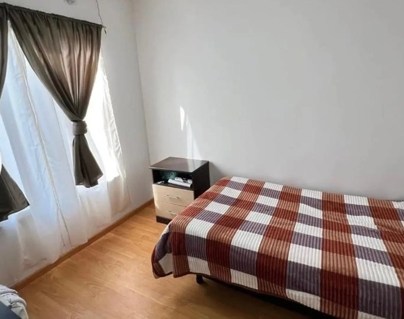 Duplex en venta 3 ambientes en Luis Guillon 4