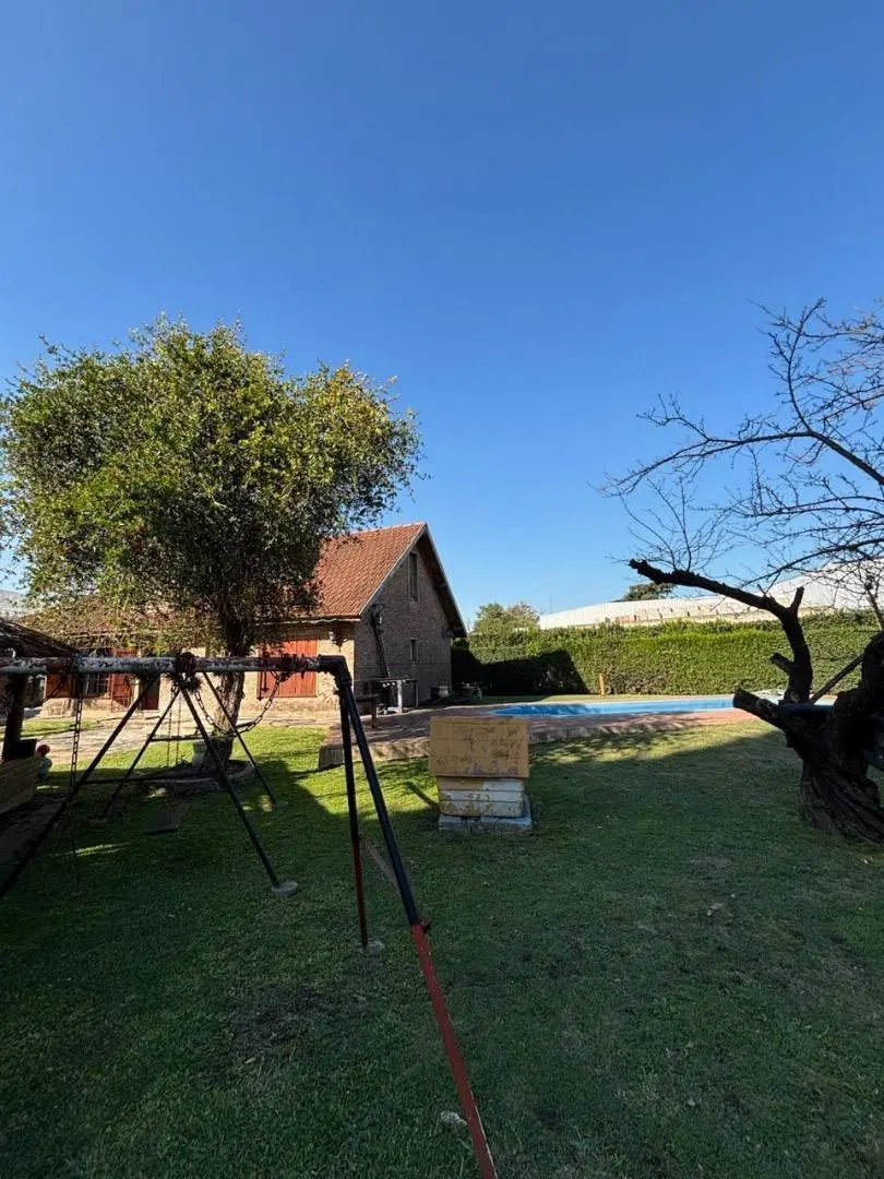 Casa en venta en Luis Guillon con amplio lote 5