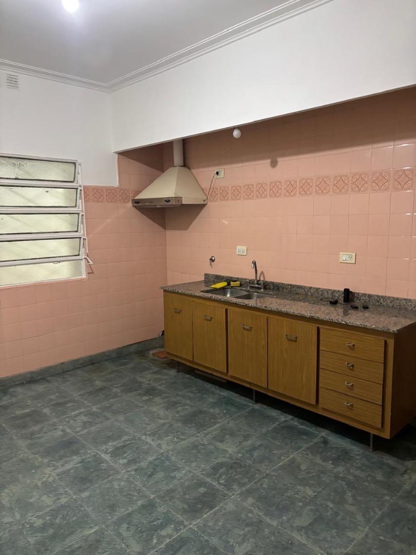 Casa en venta en José mármol apta a crédito