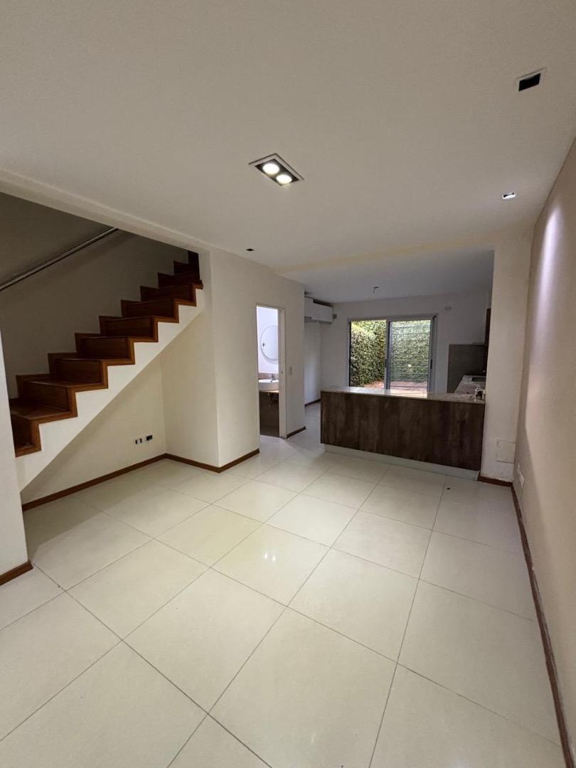 Foto de Duplex al frente moderno y totalmente individual en venta, imagen 2