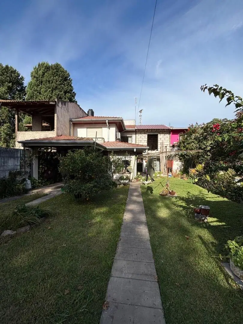 Propiedad con dos casas sobre lote propio 4