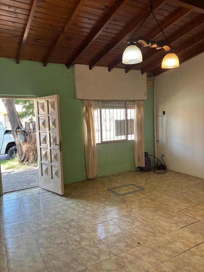 Casa En Alquiler En Luis Guillon 2