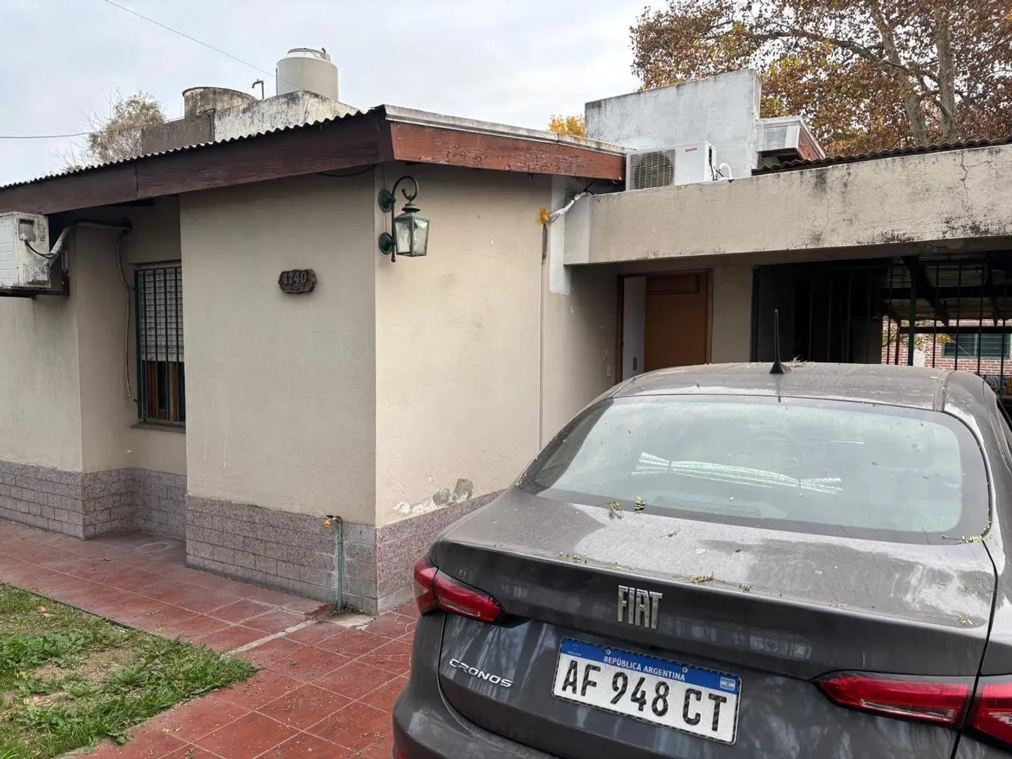 Casa en venta 4 ambientes en Av. Espora Adrogué 3