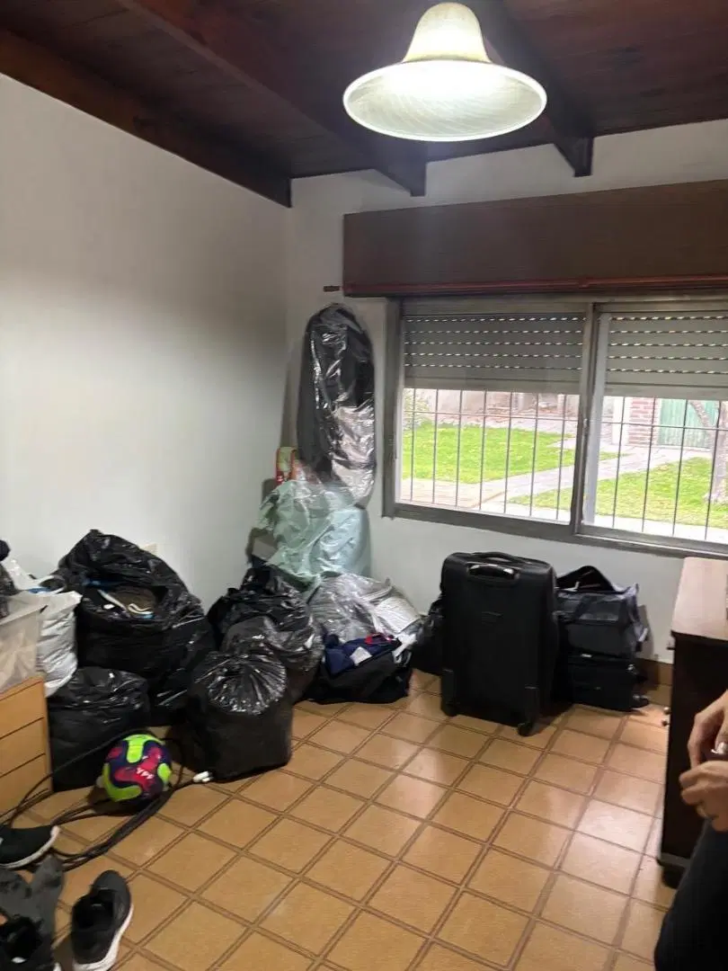 Casa en venta 4 ambientes en Av. Espora Adrogué 2