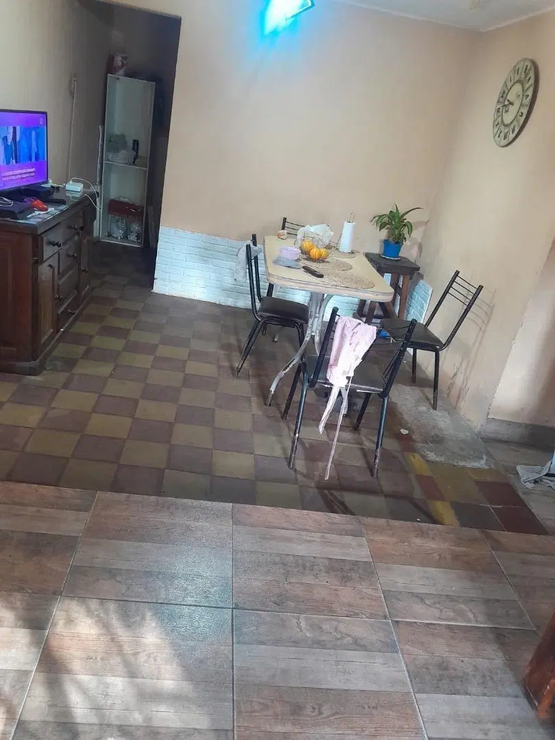 Casa en venta en José mármol de 4 ambientes 3